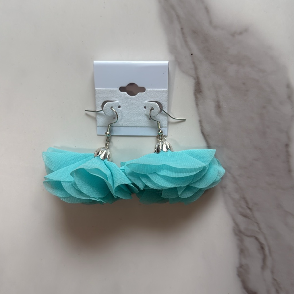 Super Cute Earrings Brand New Butterflies Flowers Aqua Tafetta 134